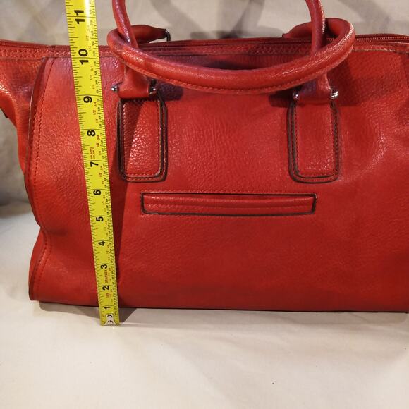 Merona Red Textured Handbag – Good Condition - Picture 5 of 8